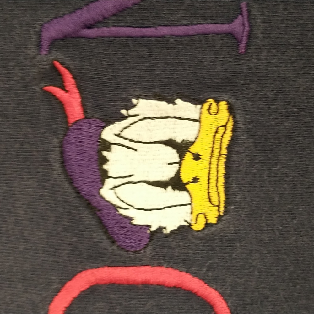 DONALD Vintage Disney T shirt XL Tee 100% Cotton Embroidered Logo USA made Duck